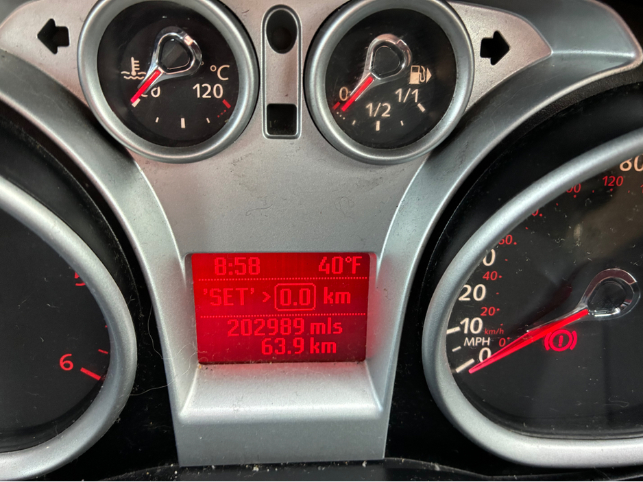 2011 Ford Focus - image 17