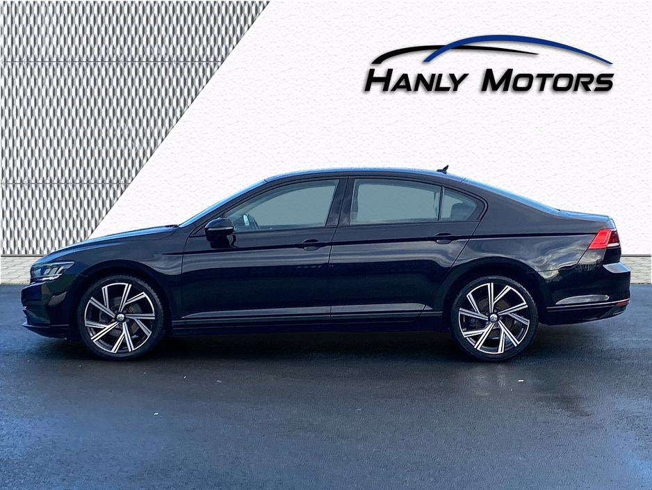 2020 Volkswagen Passat - image 5