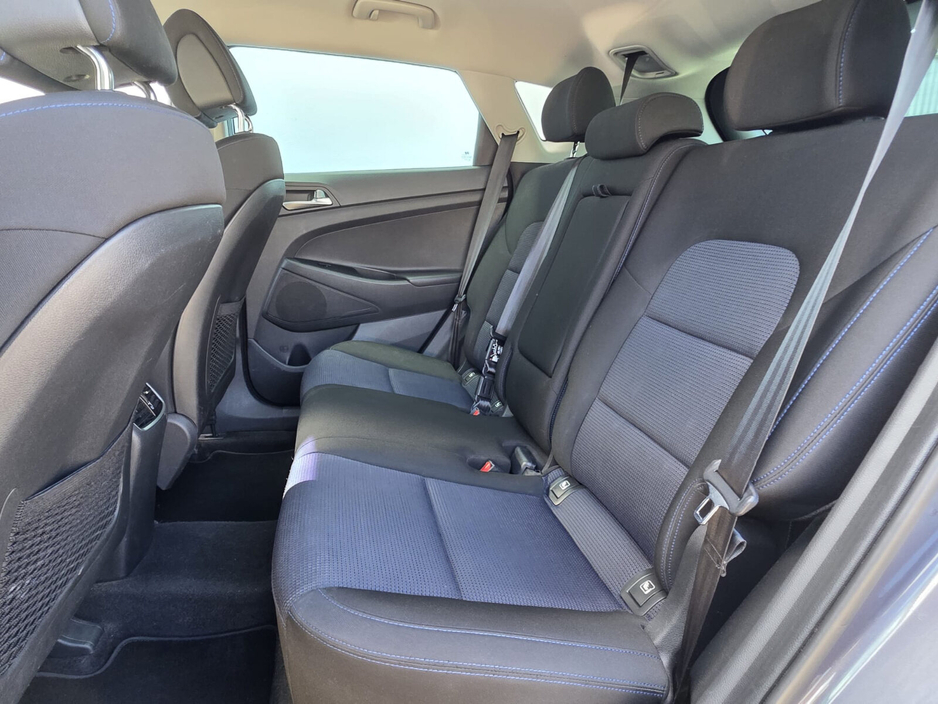 2016 Hyundai Tucson - image 13