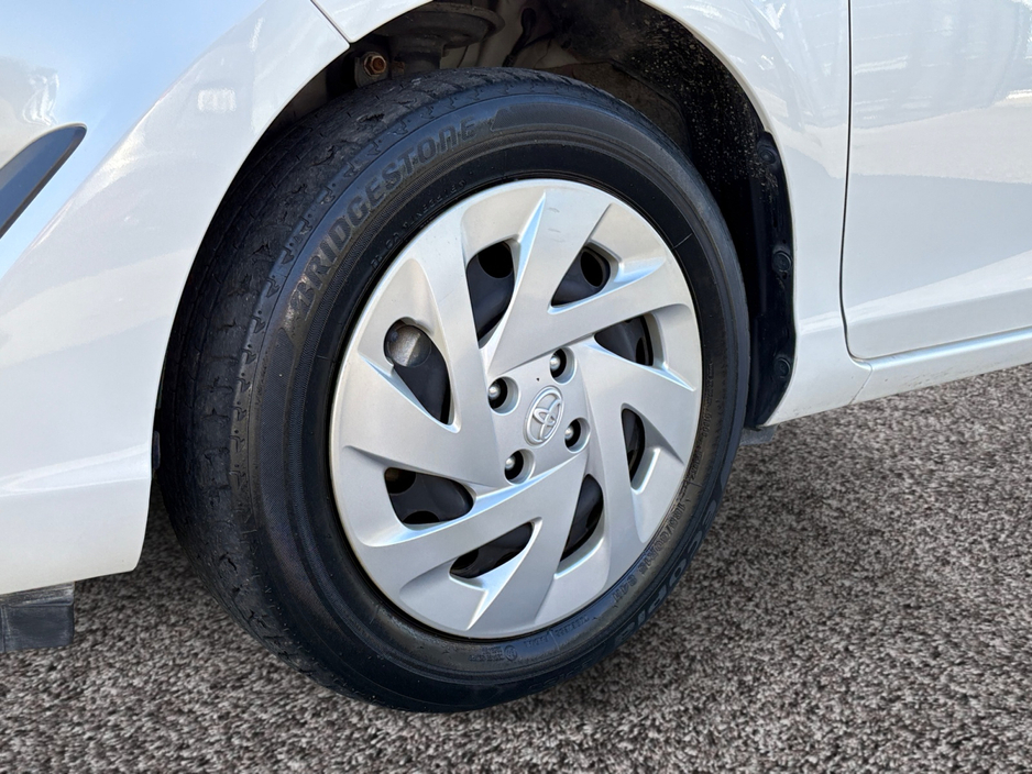 2018 Toyota Aqua - image 16
