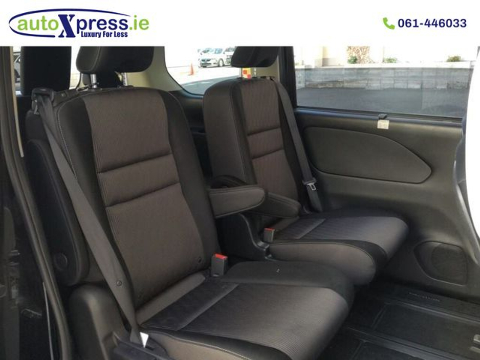 2020 Nissan Serena E-POWER HIGHWAY STAR V Hybrid Automatic, 360 Camera, 7 Seater €24,995