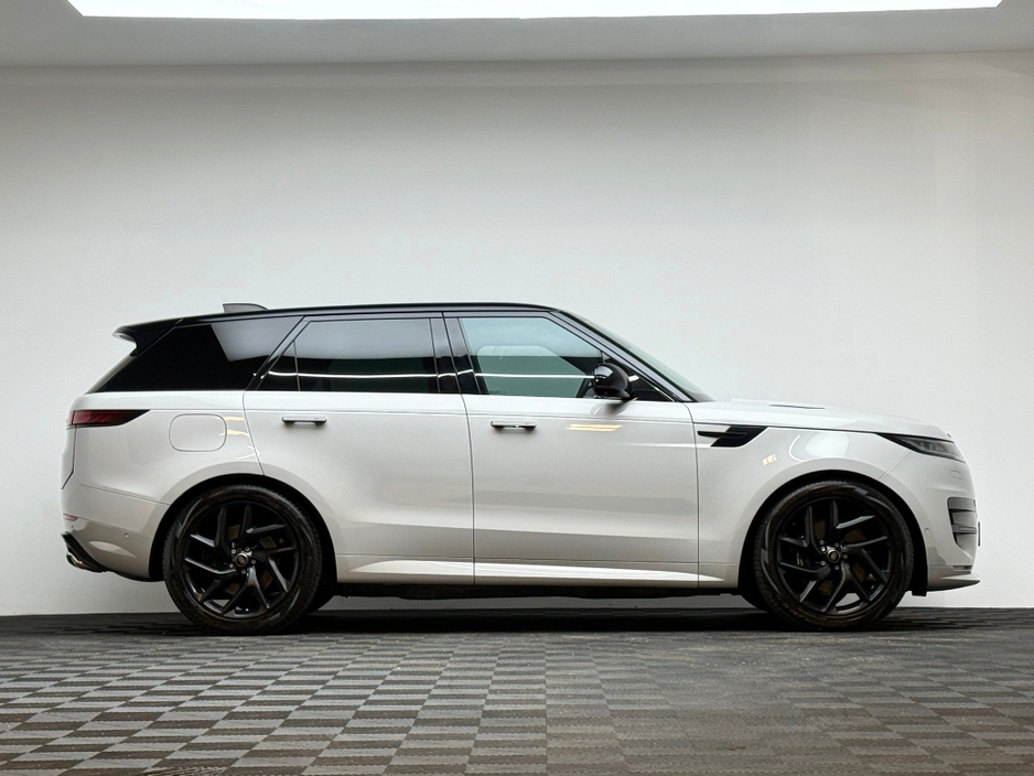 2024 Land Rover Range Rover Sport - image 8