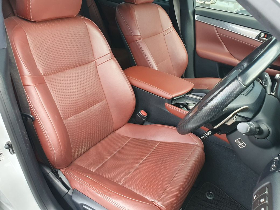 2014 Lexus GS 300 H - image 9