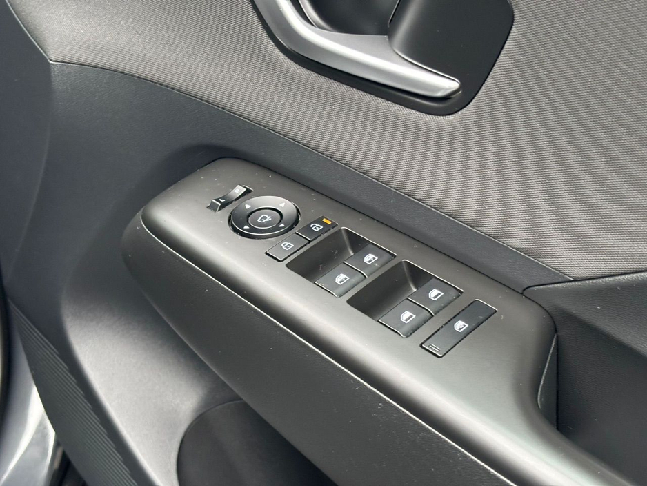 2023 Hyundai Kona - image 16