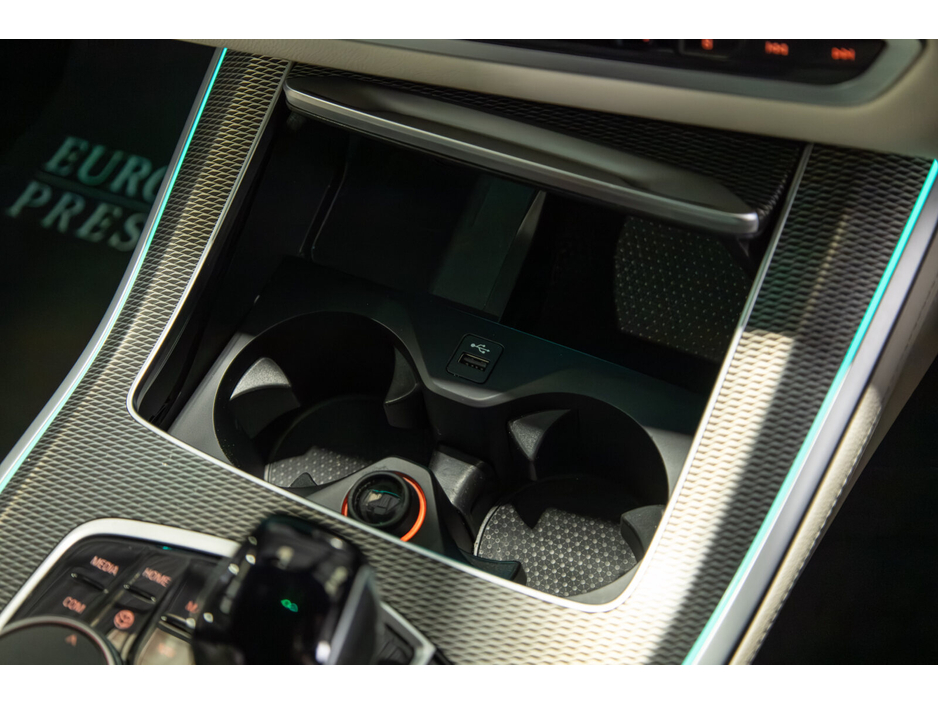 2022 BMW X5 xDrive45e M Sport €64,950