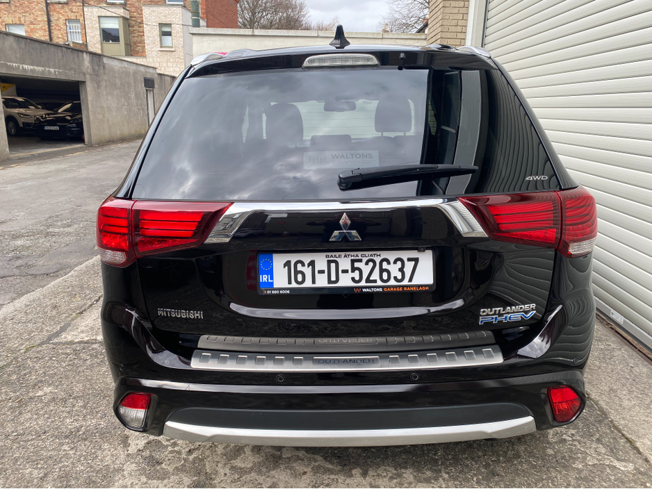 2016 Mitsubishi Outlander - image 4