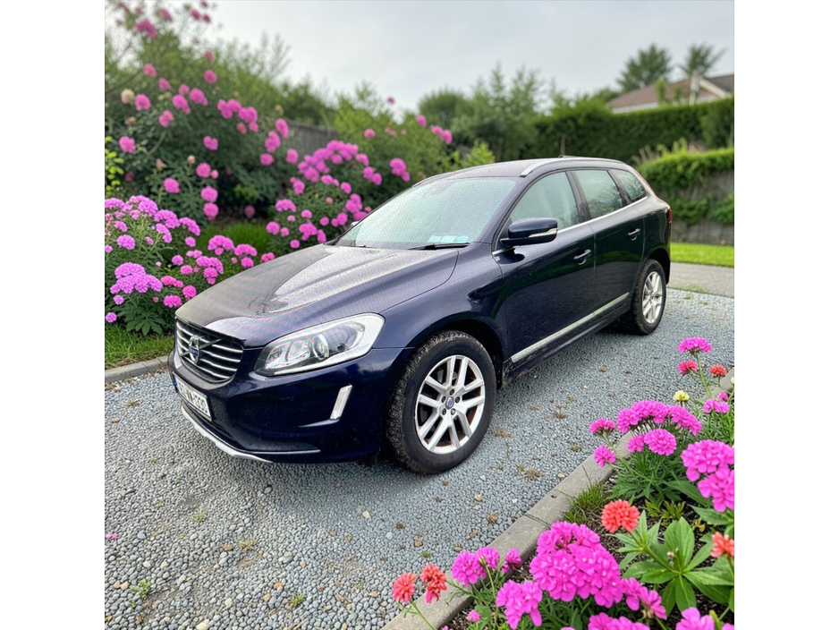 2016 Volvo XC60 - image 6