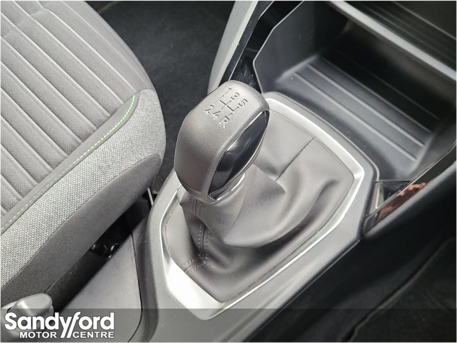 2025 Peugeot 208 - image 23