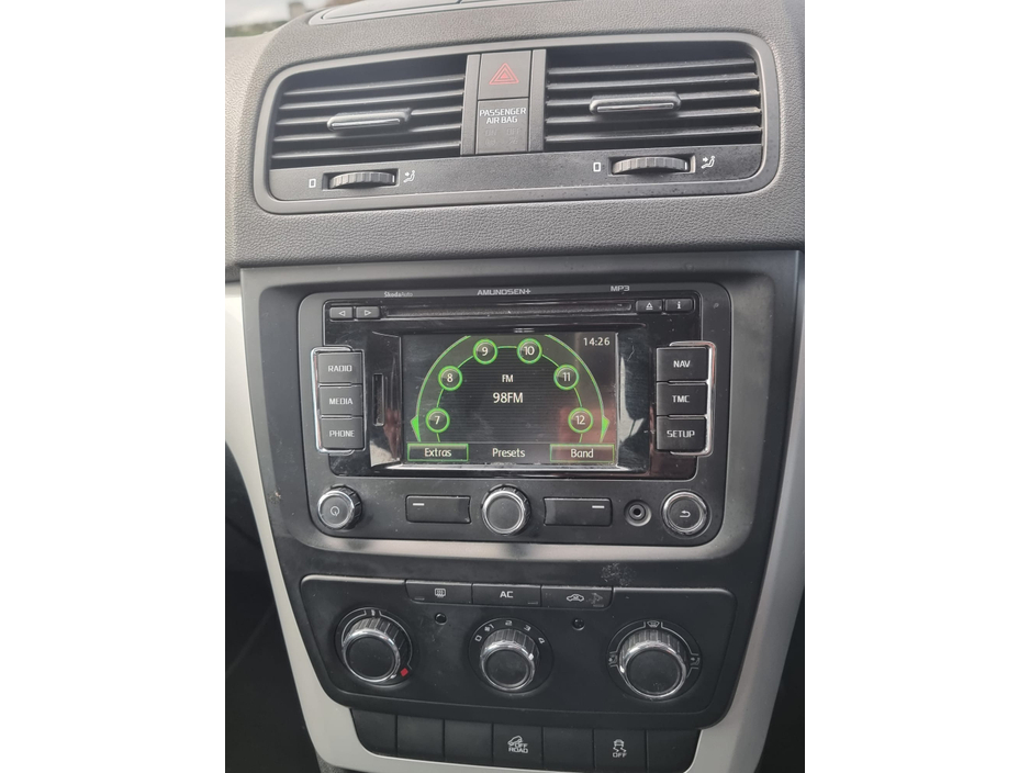 2012 Skoda Yeti - image 15