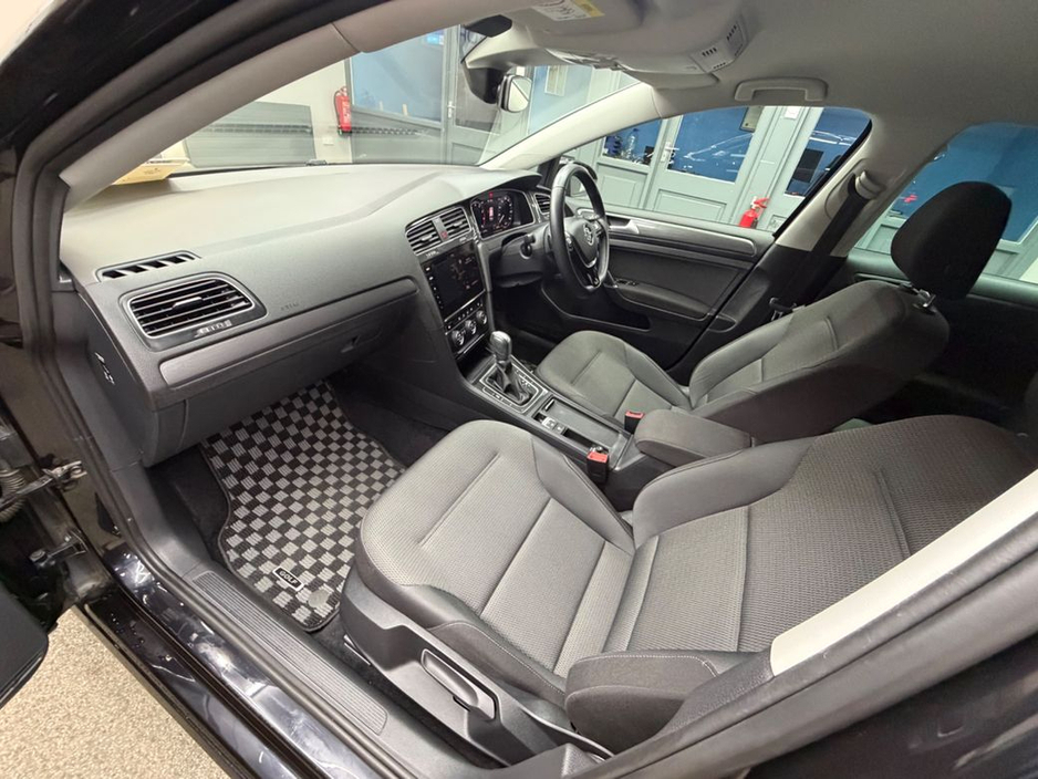 2018 Volkswagen Golf - image 25