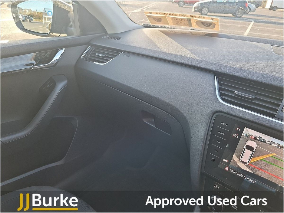 2020 Skoda Octavia - image 21