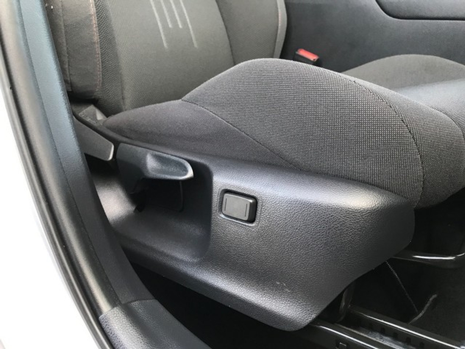 2025 Toyota C-HR - image 19