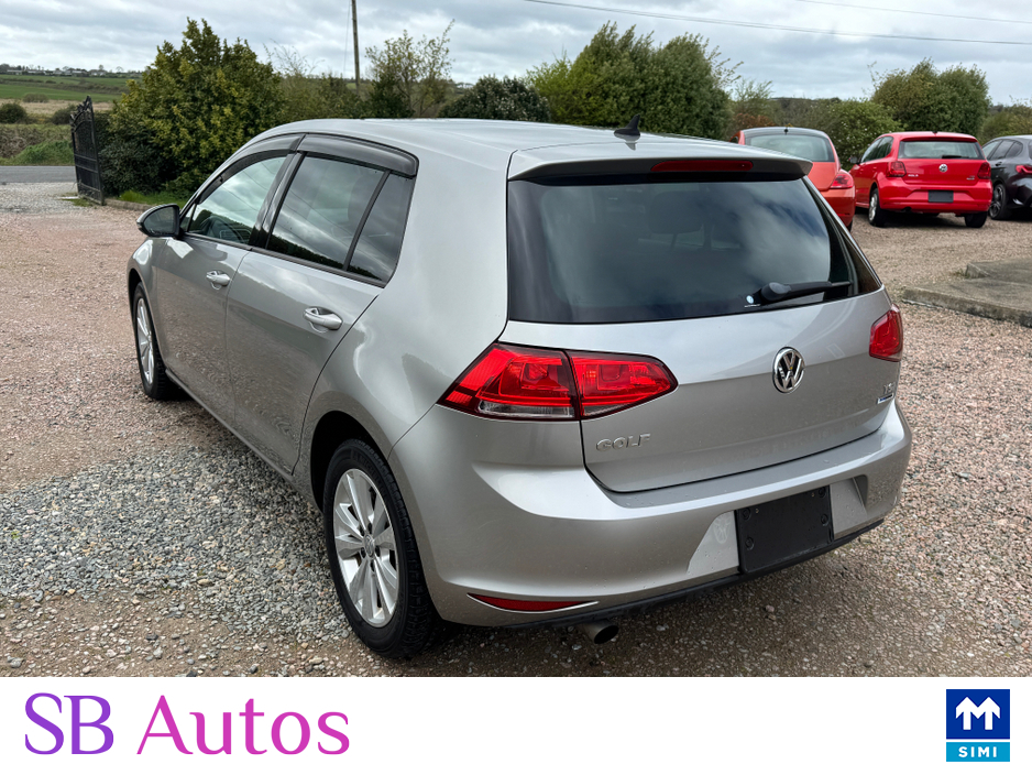 2017 Volkswagen Golf - image 5
