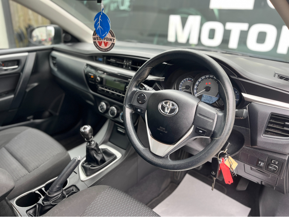 2014 Toyota Corolla - image 7