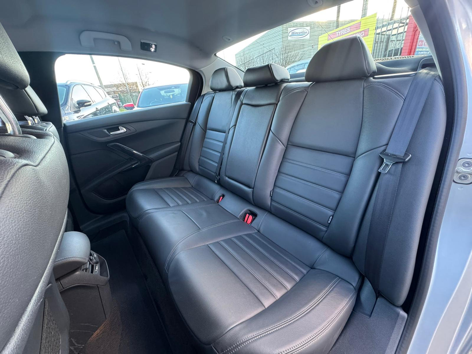 2015 Peugeot 508 - image 17