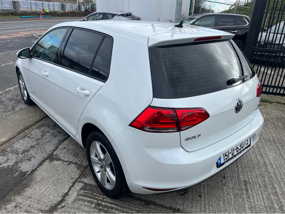 2015 Volkswagen Golf - image 5