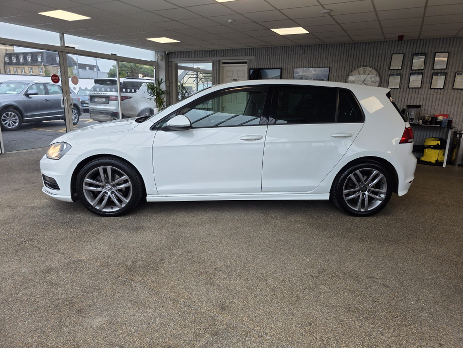 2016 Volkswagen Golf - image 5