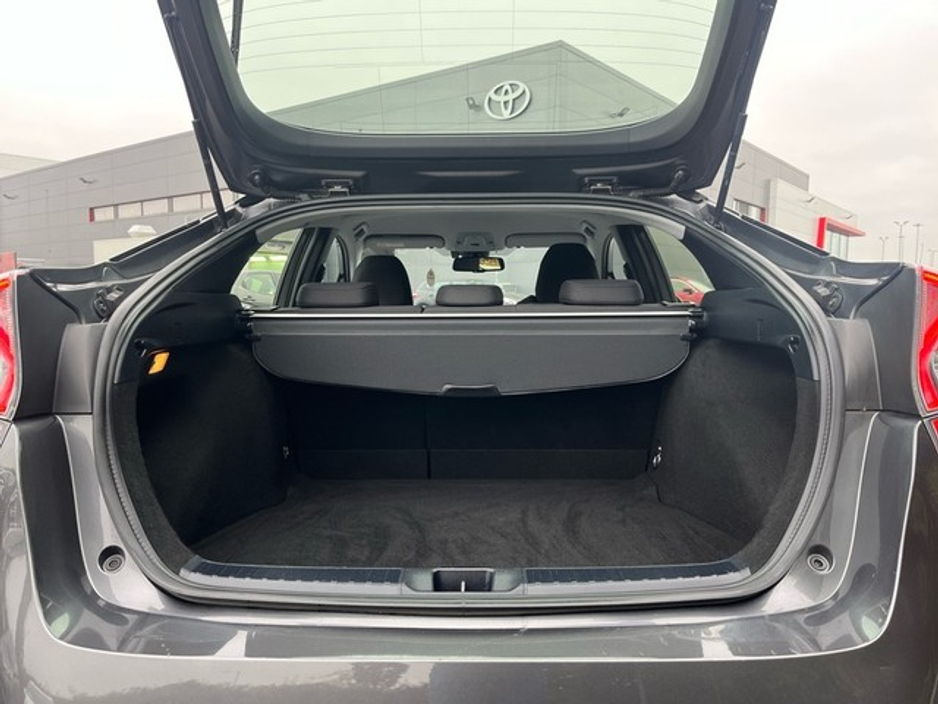 2017 Toyota Prius HYBRID LUXURY 4DR AUTO €19,950