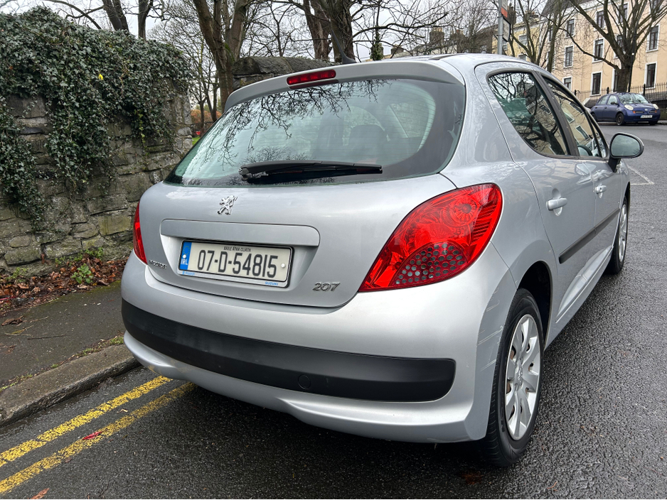 2007 Peugeot 207 - image 6
