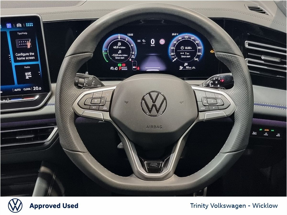 2025 Volkswagen Tiguan - image 23