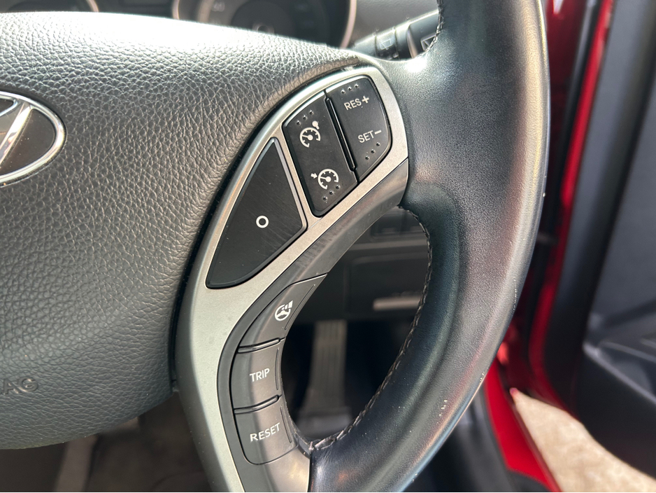 2016 Hyundai i30 - image 9