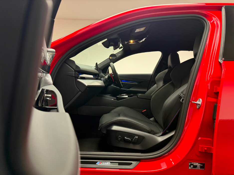 2025 BMW M5 M5 4.4 727HP INDV ROSSO CORSA €139,990