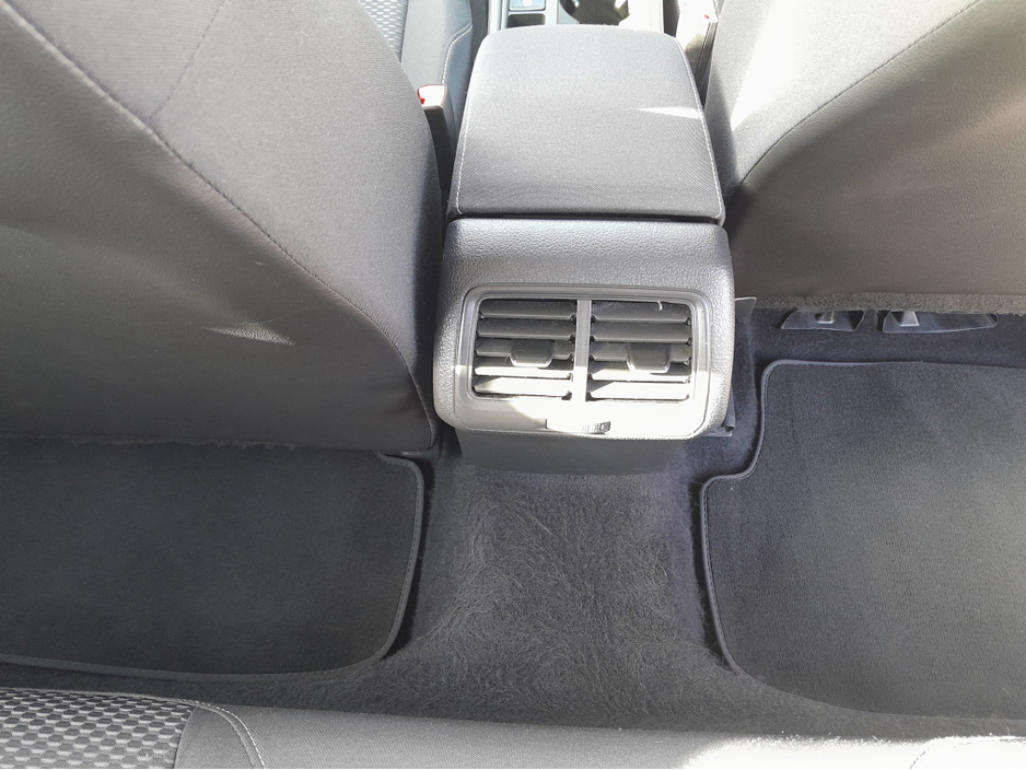 2018 Volkswagen Golf - image 16