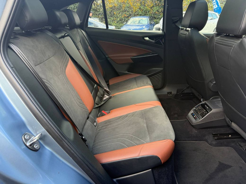 2022 Volkswagen ID.4 - image 9