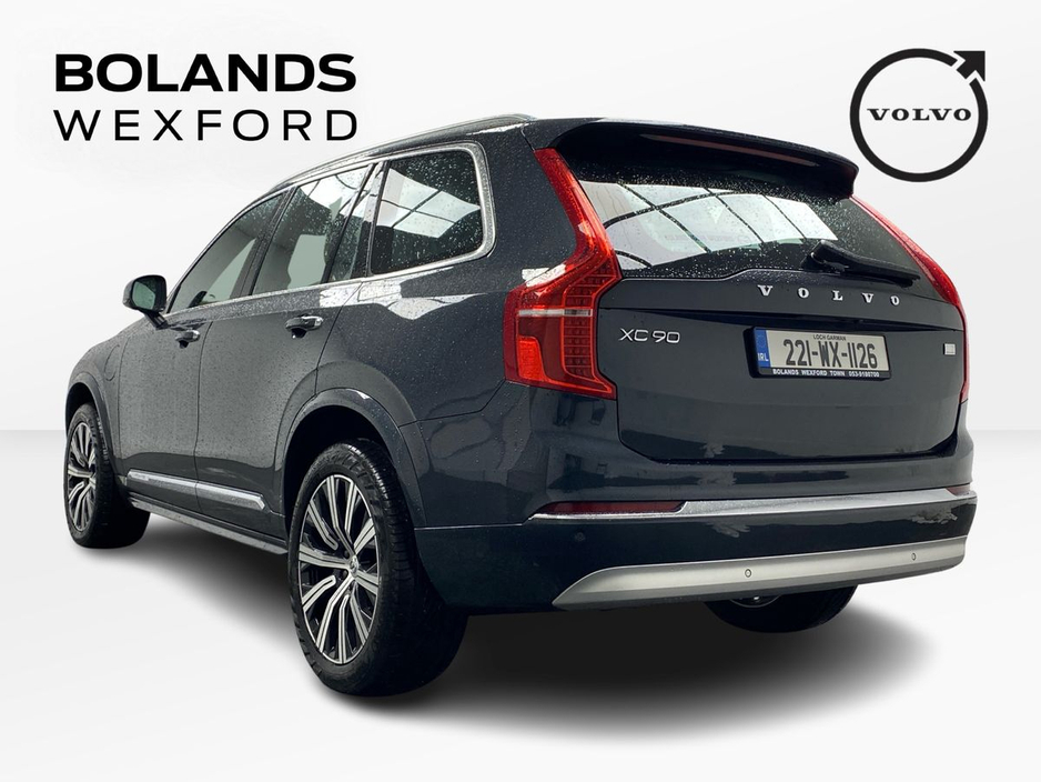 2022 Volvo XC90 - image 3