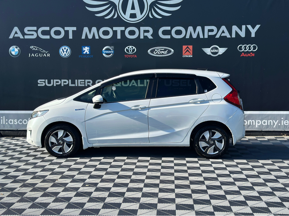 2015 Honda Fit - image 11