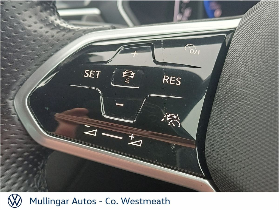 2021 Volkswagen Tiguan - image 25