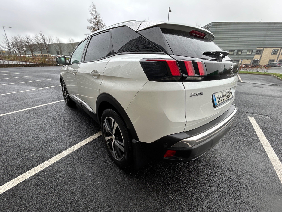 2019 Peugeot 3008 - image 7