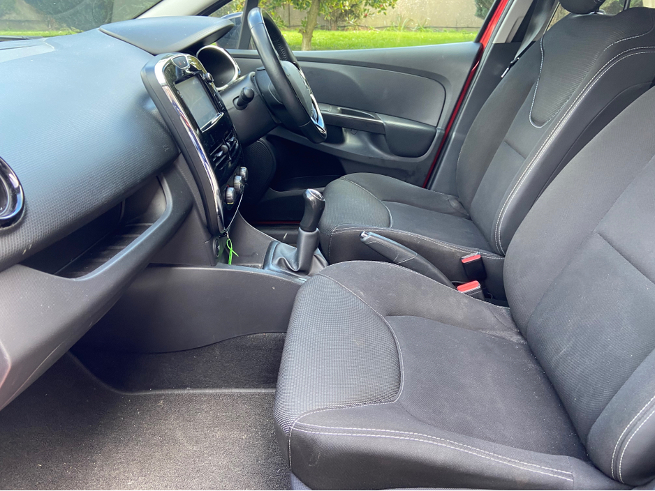 2015 Renault Clio - image 5