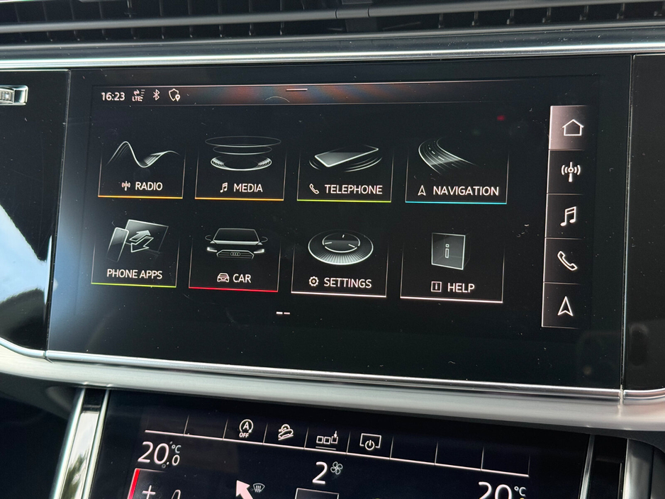 2020 Audi Q8 - image 16