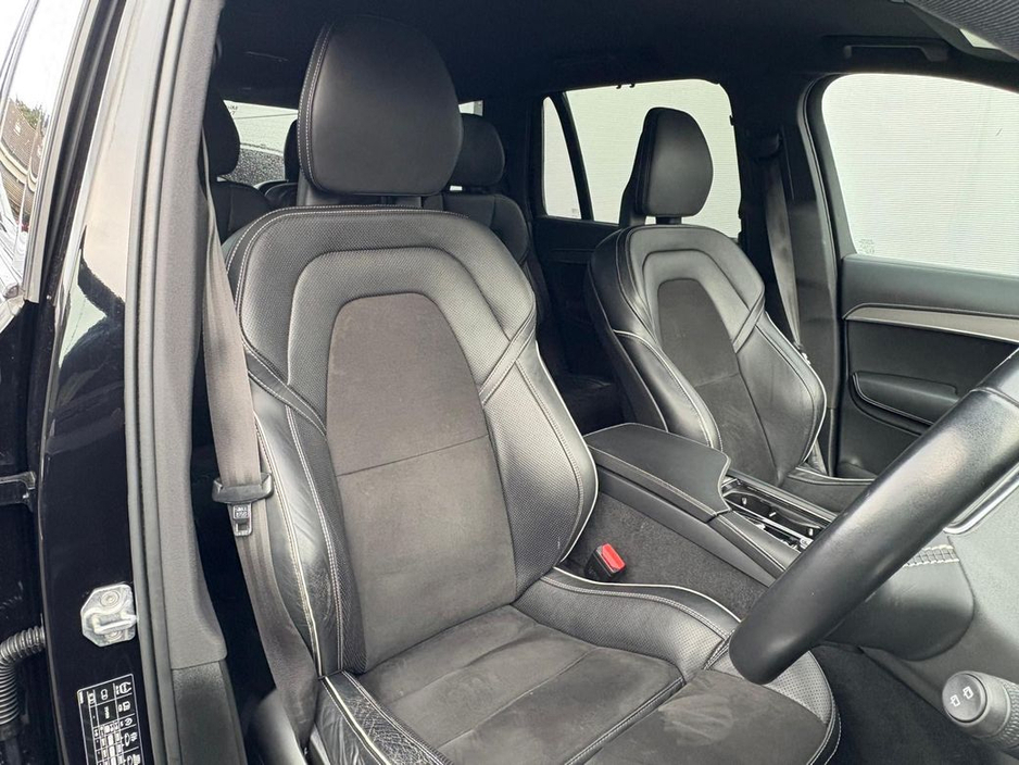 2021 Volvo XC90 - image 4