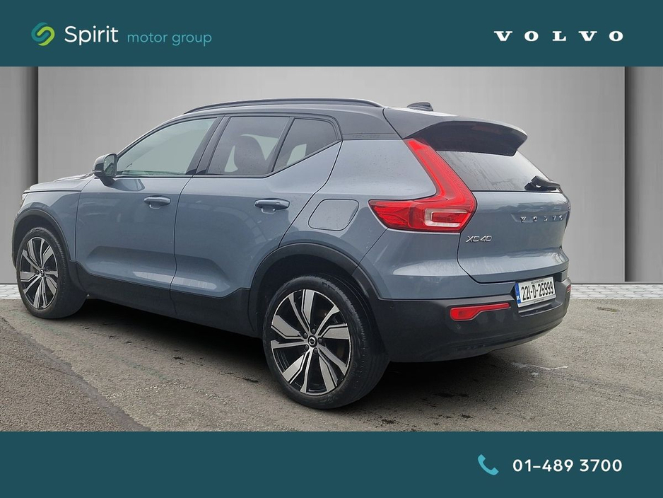 2022 Volvo XC40 - image 2