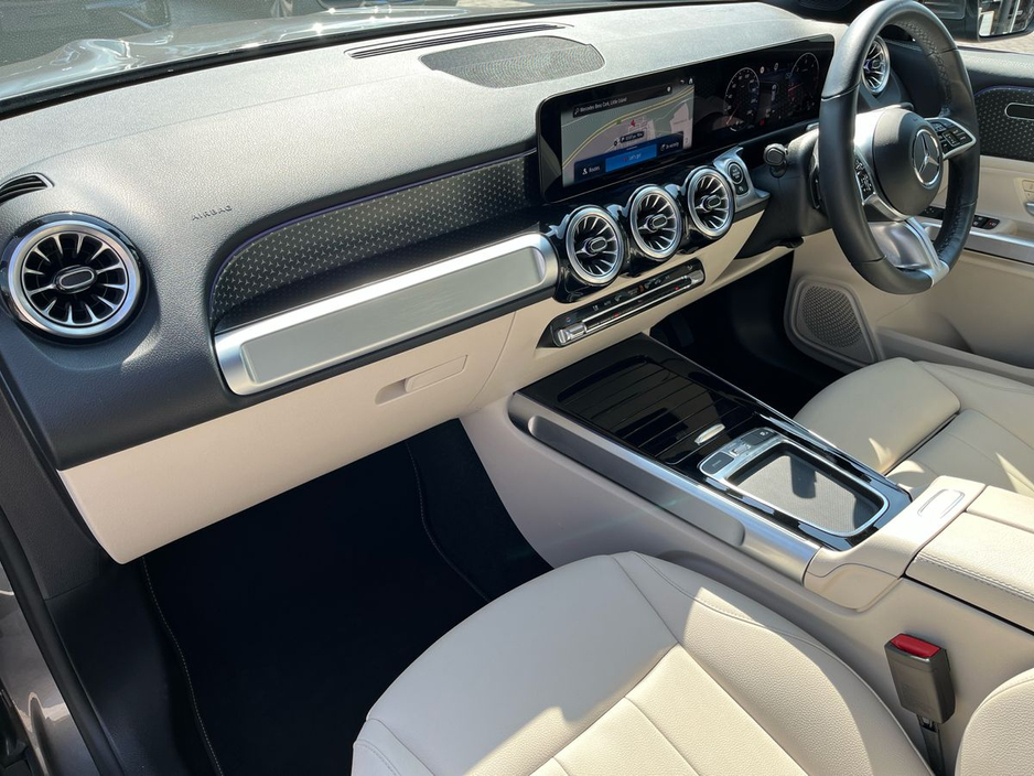 2025 Mercedes-Benz GLB - image 12