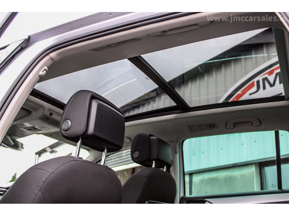 2018 Volkswagen Tiguan - image 30