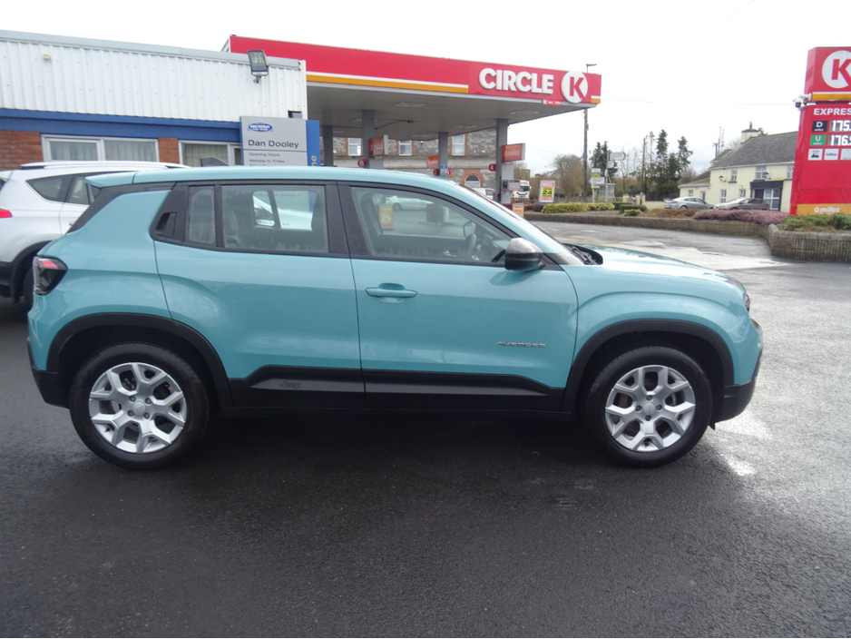 2025 Jeep Avenger - image 7