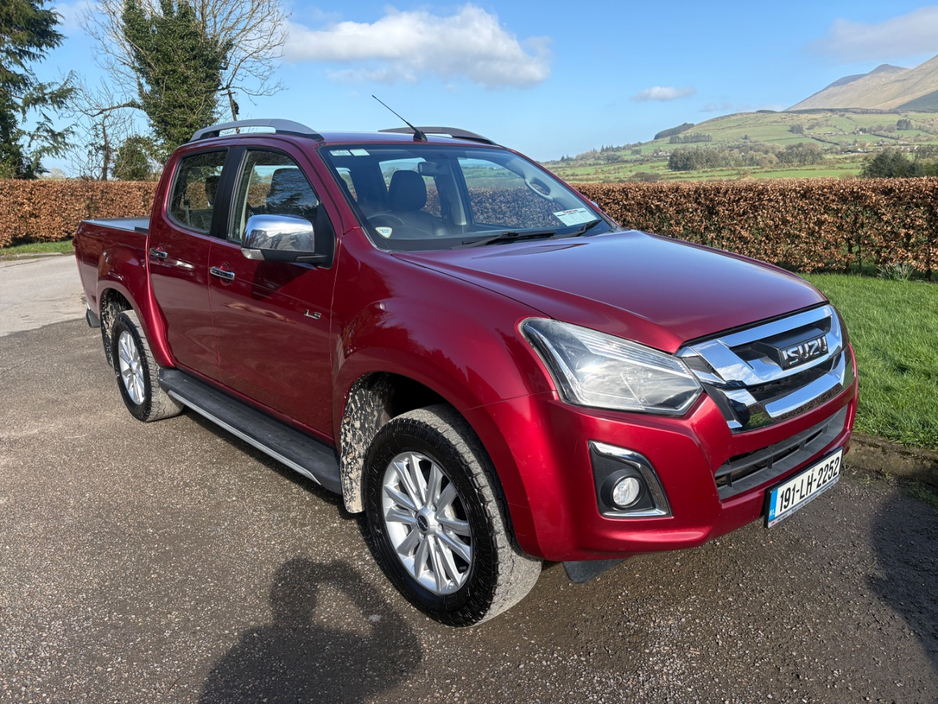 2019 Isuzu D-MAX - image 2