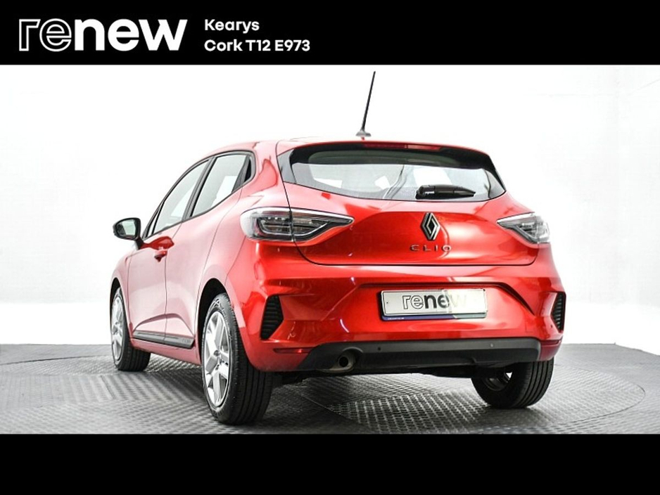 2025 Renault Clio - image 3