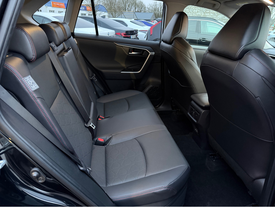 2023 Toyota Rav4 - image 21