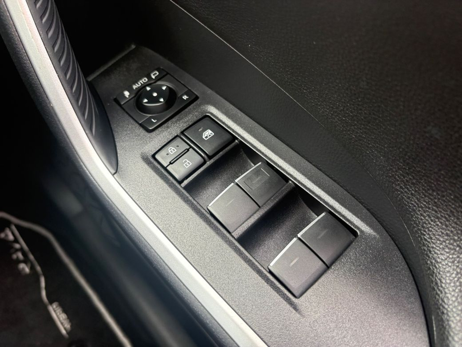 2024 Toyota Rav4 - image 13