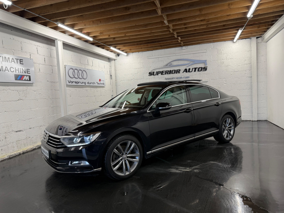 2019 Volkswagen Passat - image 2