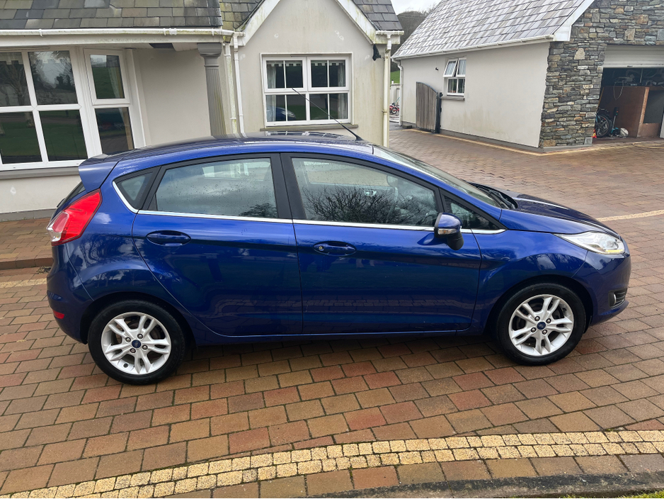 2015 Ford Fiesta 1.25 ZETEC 60PS 5DR ARGENTO €8,250