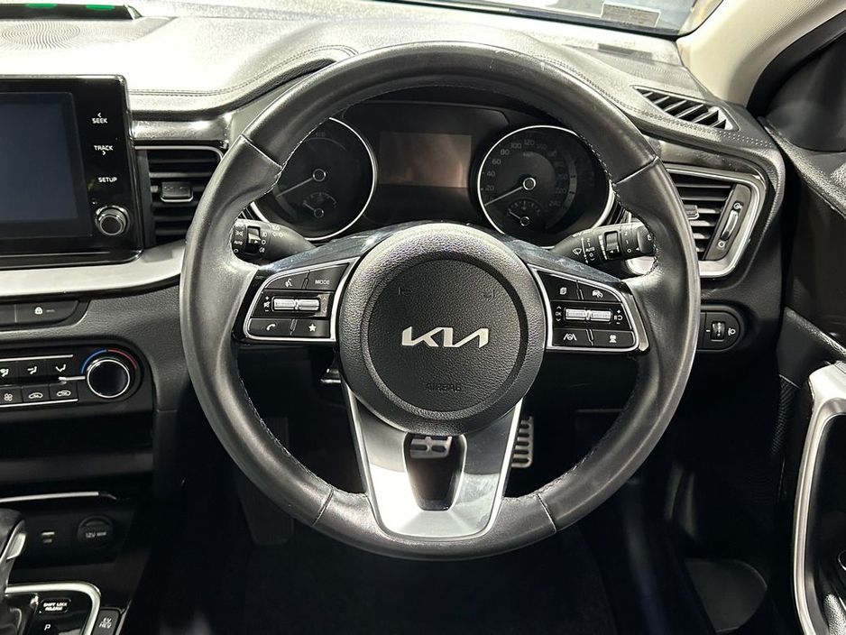 2023 Kia XCeed - image 12