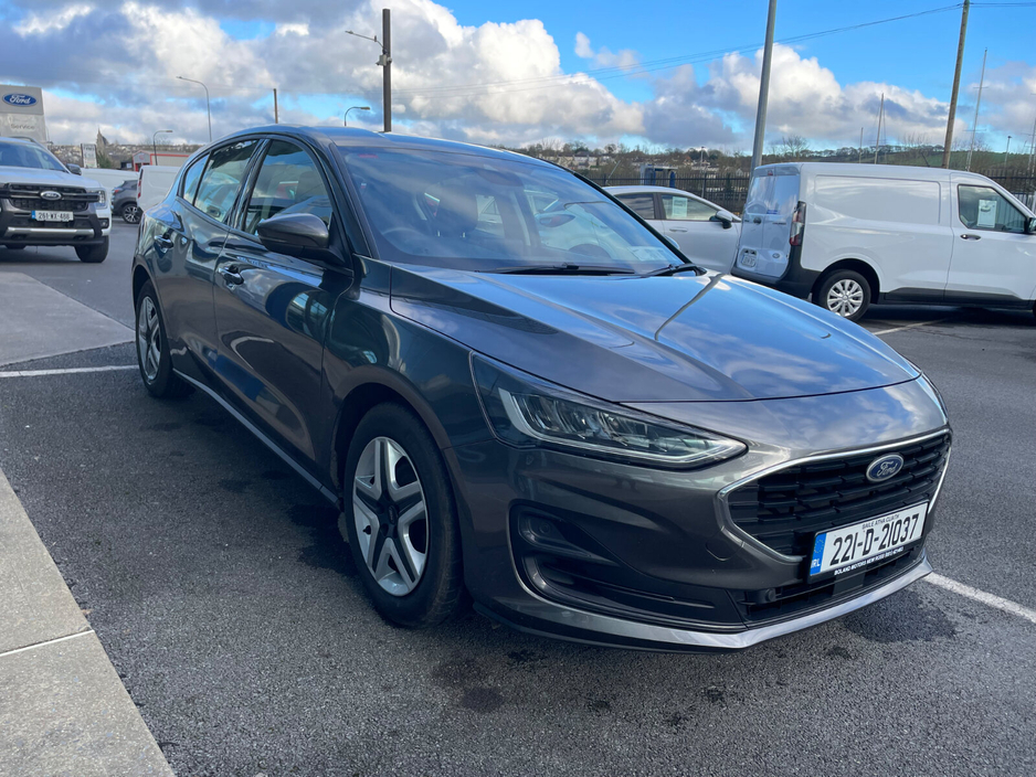 2022 Ford Focus - image 2