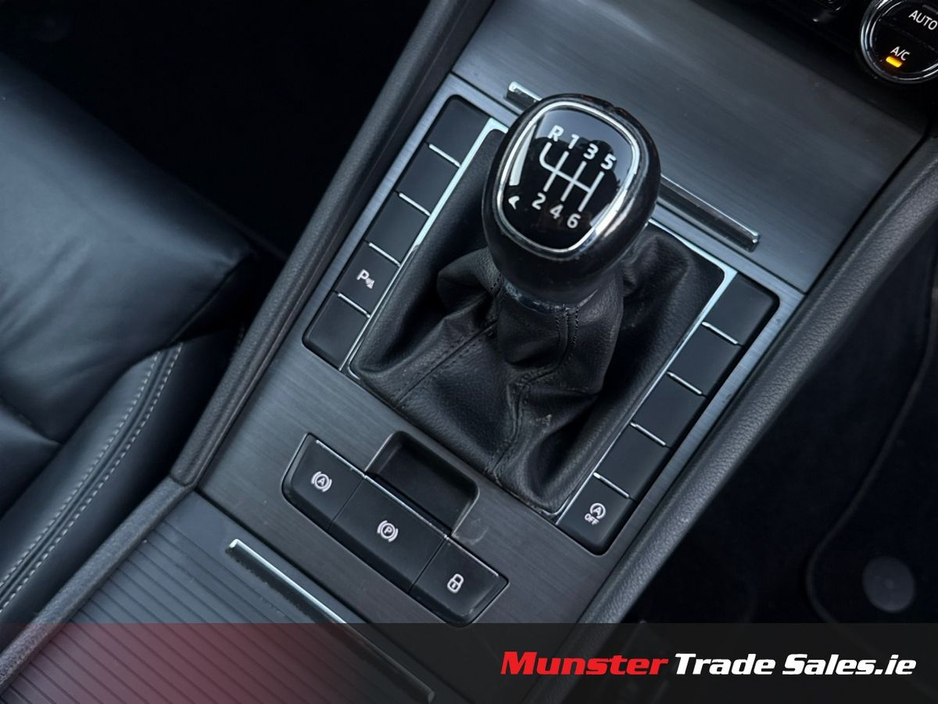 2022 Skoda Superb - image 17