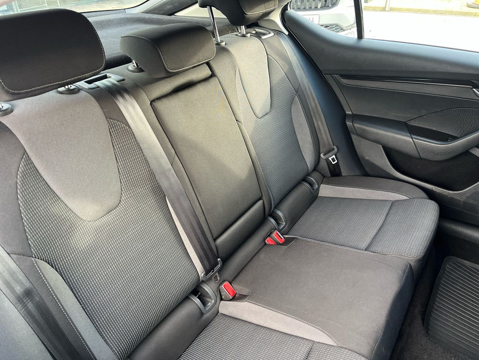 2022 Skoda Octavia - image 10