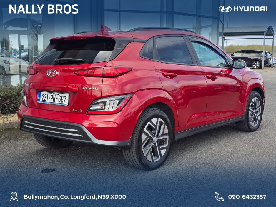 2022 Hyundai Kona - image 3